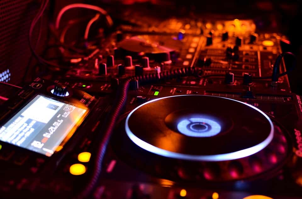 Platine DJ : Les fonctions des boutons et potards - Formation DJ