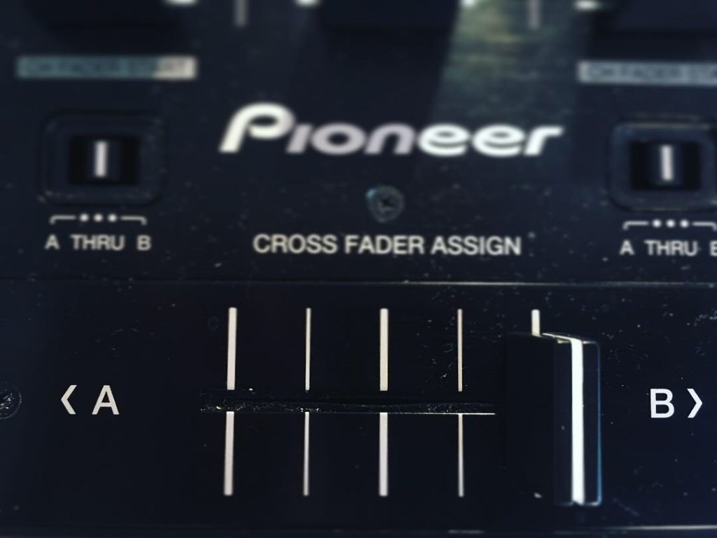 cross fader pioneer ddj formation dj