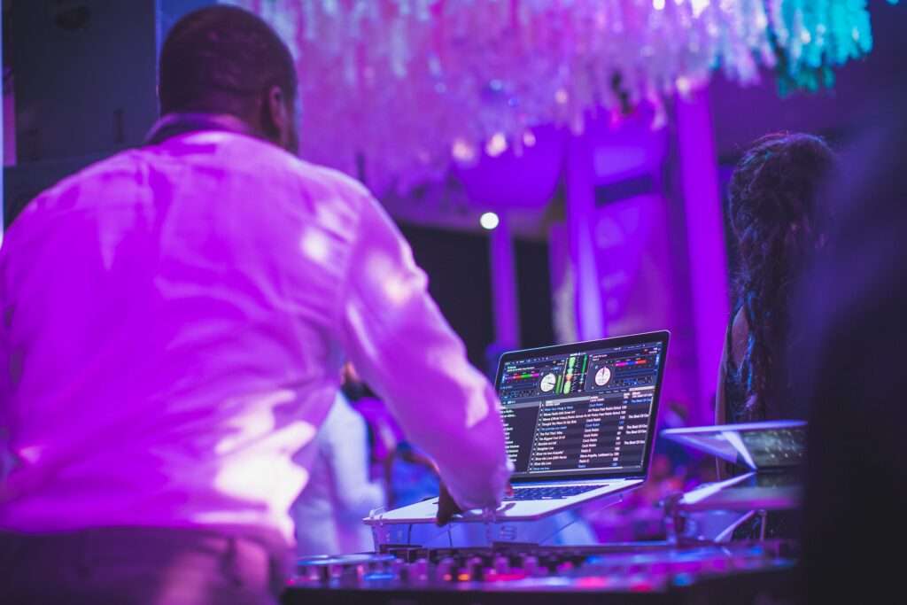 DJ évènementiel bookings dj soirées privées